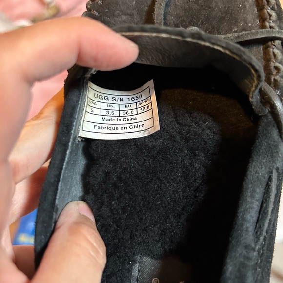 Ugg shoes - Picture 3 of 3